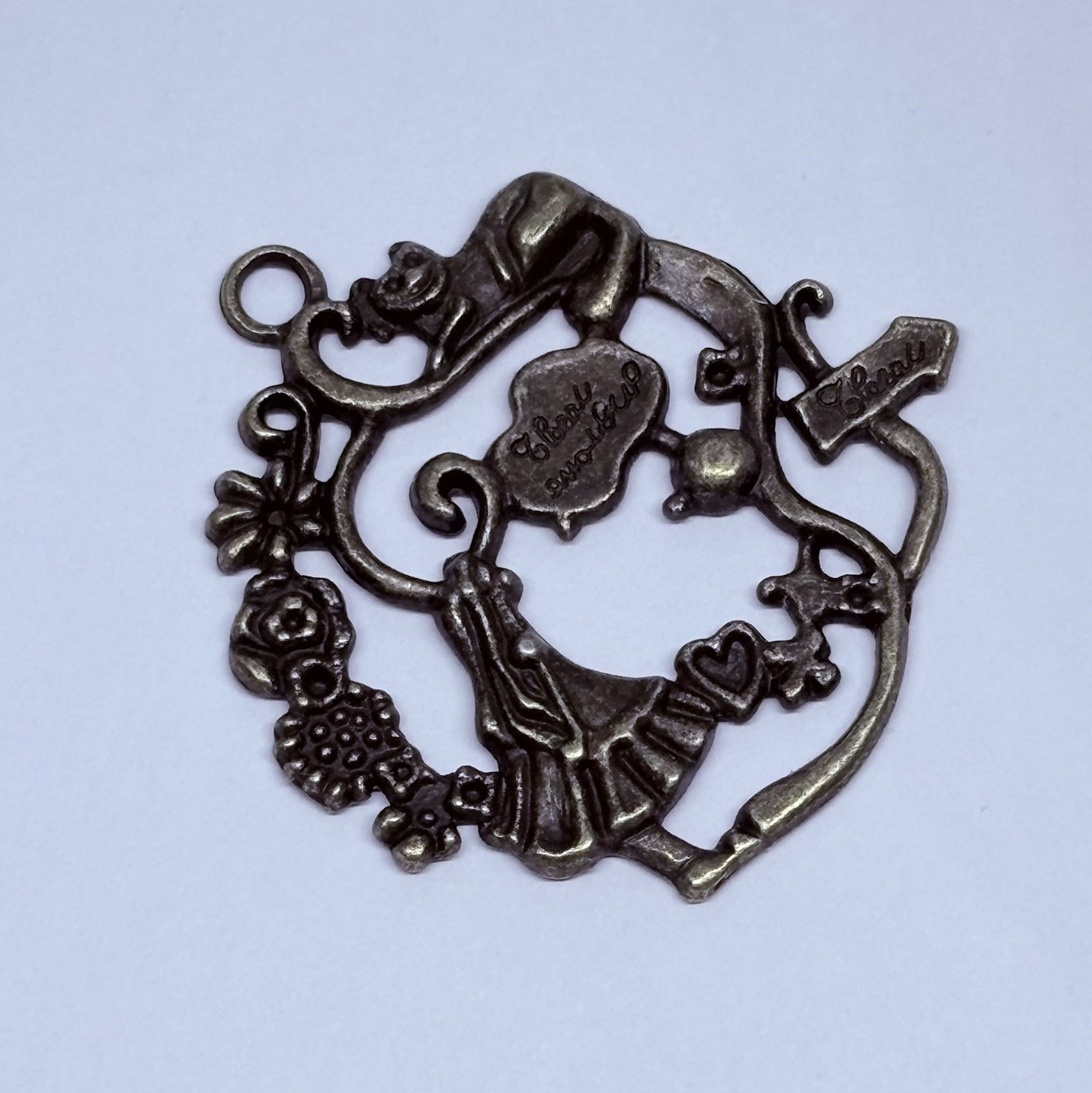 Alice In Wonderland Bronze Pendant Cheshire Cat Heart Floral Art Decor 10