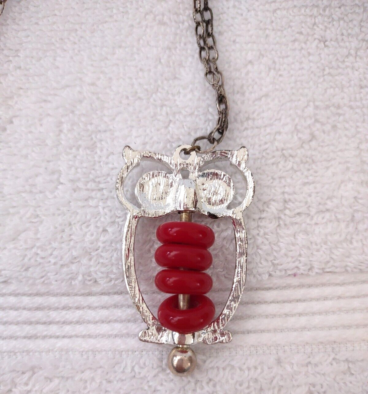 Owl Necklace Silver Color/Red 14″ Chain