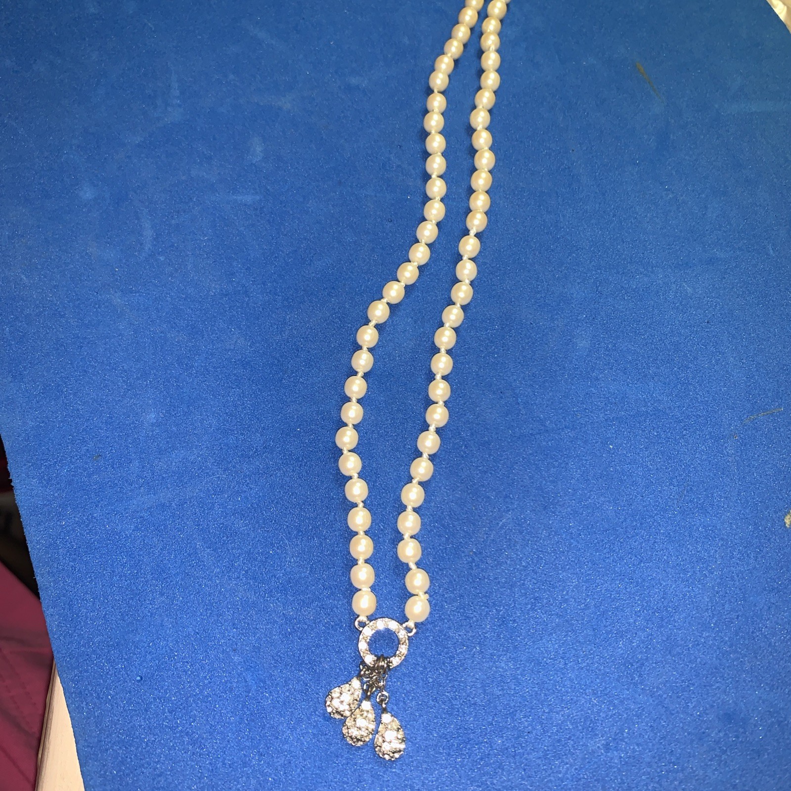 Youth pearls+3 Crystal pendant/silver tone/ lobster clasp/ Extension/ 10in.+3in