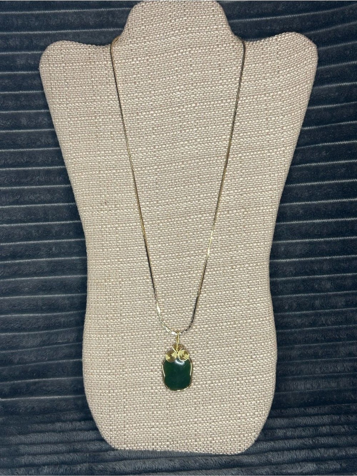 Claire’s Gold Tone Wire Wrapped Green Stone Pendant Necklace – Boho Aesthetic