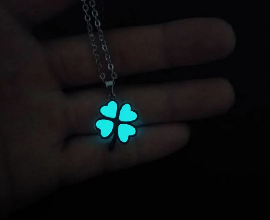 316L Stainless Steel Glow in the Dark Elegant Four-Leaf Clover Pendant Necklace