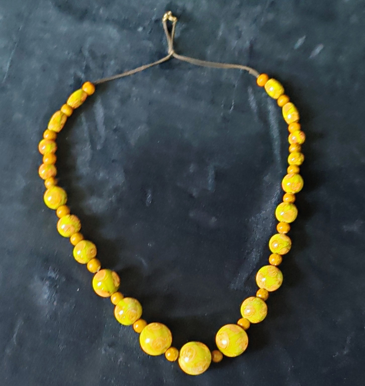 Green Plastic Beaded Necklace Strand w/ Round Beads, Hook Clasp, No Stone