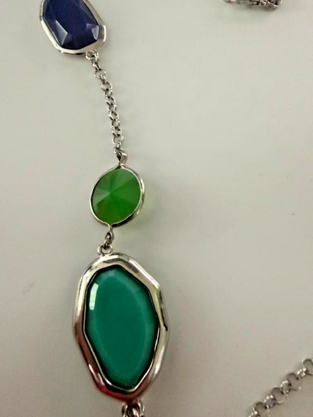 Set Premier Designs Gemma 39″ Necklace 2 Pairs Green Blue Drop Earrings