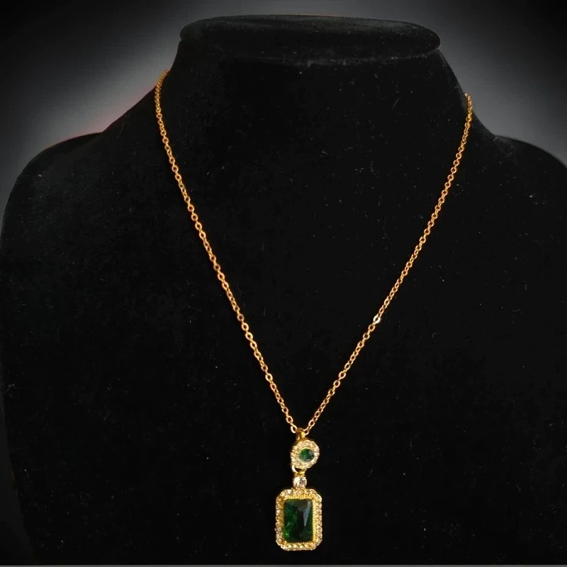 Gold Tone Emerald Style Crystal Halo Necklace – 40cm Elegant Pendant