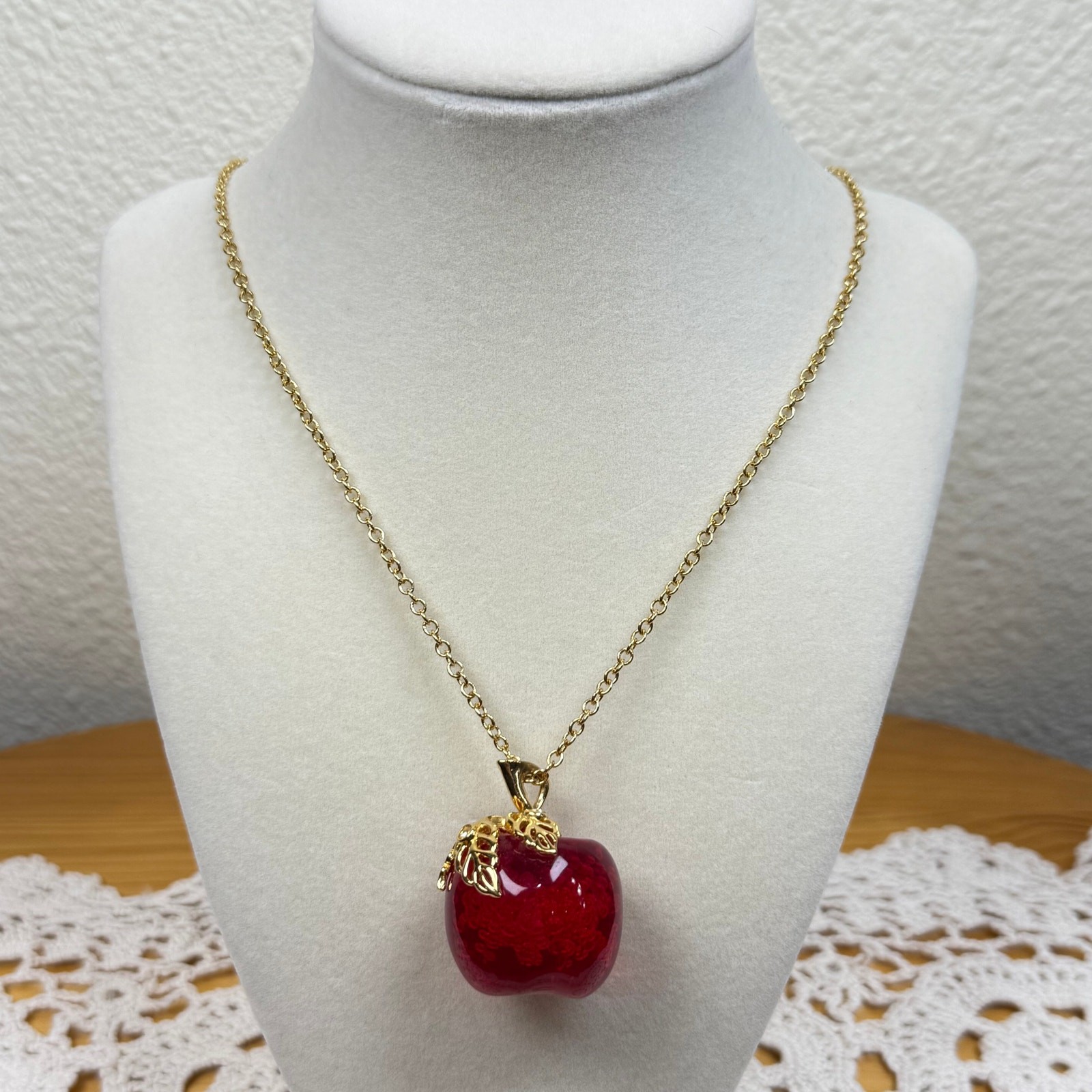 Vintage Avon Rhinestone Acrylic Lucite Red Apple Pendant Gold Tone Necklace