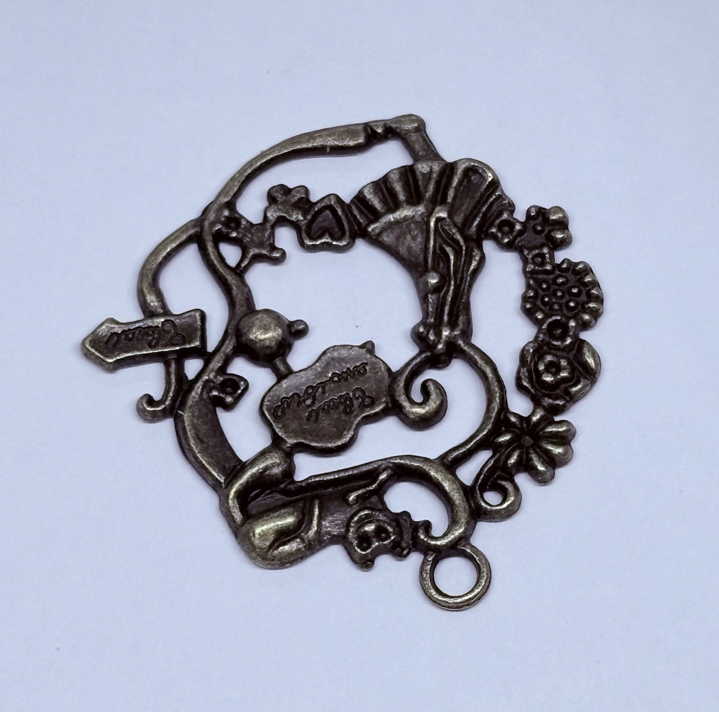 Alice In Wonderland Bronze Pendant Cheshire Cat Heart Floral Art Decor 10