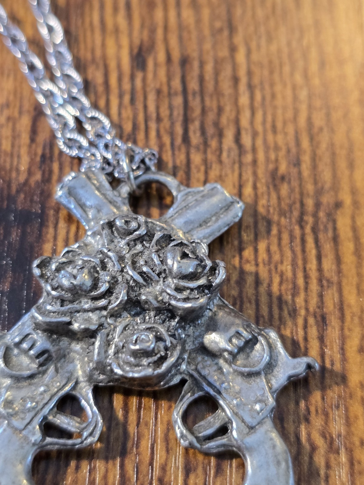 GUNS N ROSES SLASH AXL ROCK & ROLL MUSIC PEWTER PENDANT & NECKLACE