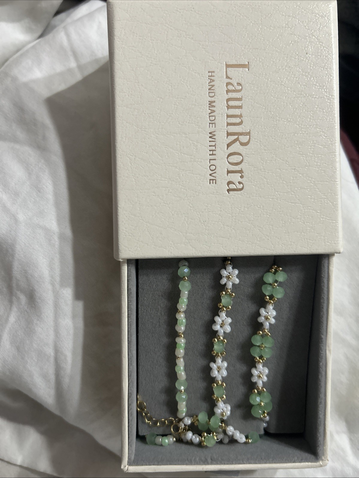 Green White Beaded Daisy Flower Necklace Gold Tone Handmade Style Boho Floral