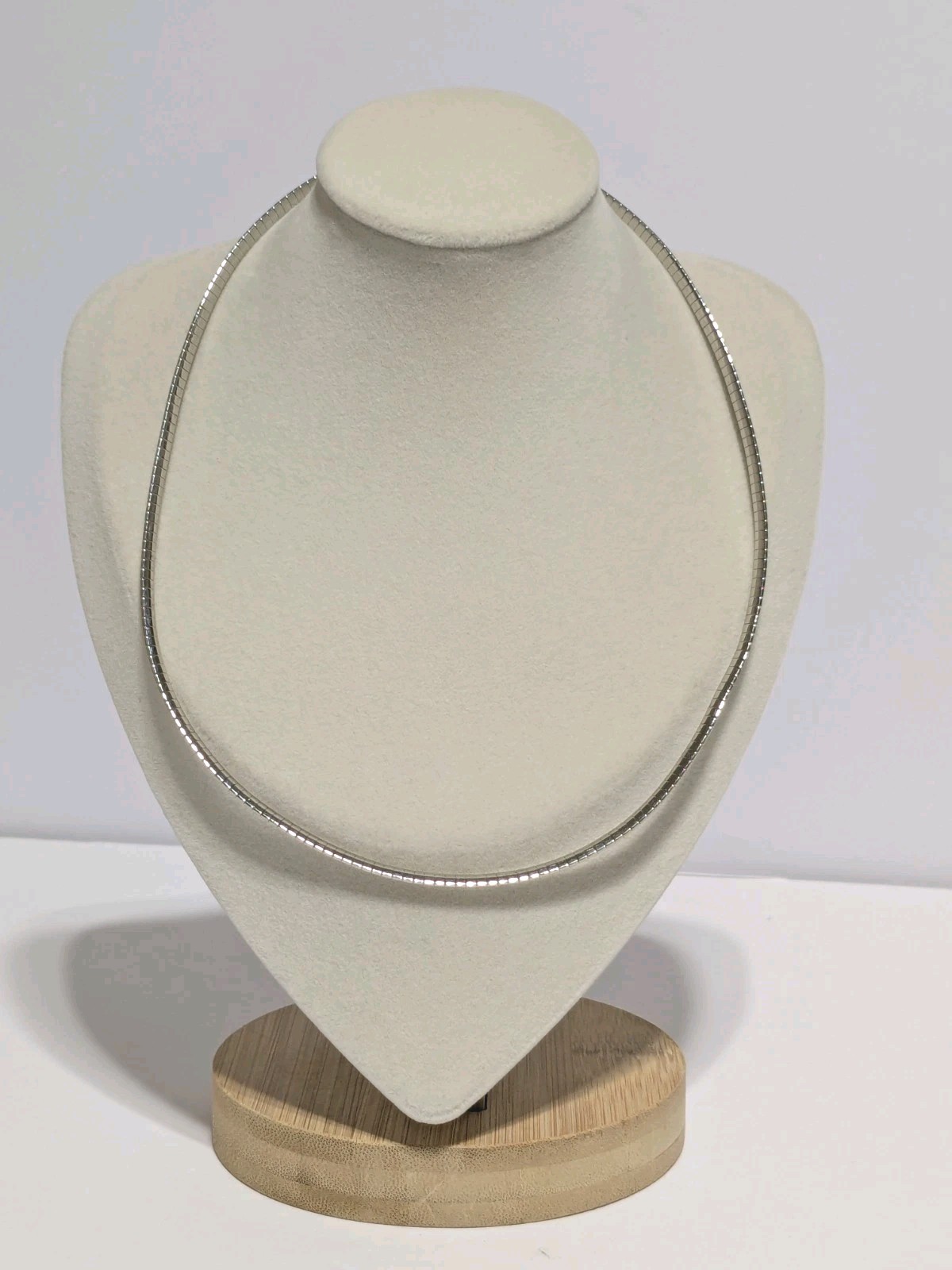 Silver Tone Omega Chain Necklace. 18″. Classic. Stackable. Ribbed.