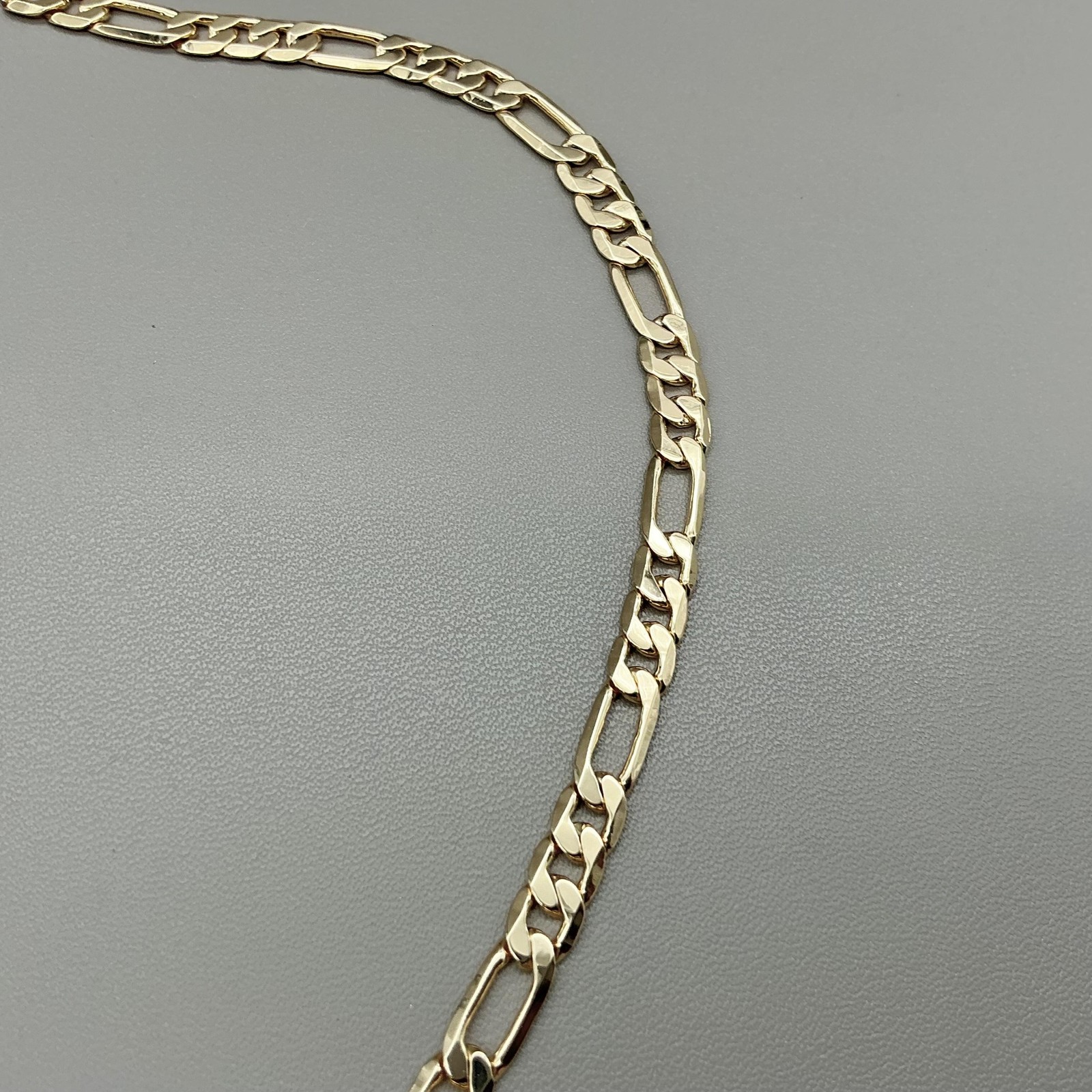 Necklace Gold Tone Figaro Chain Heart Initial Letter T Pendant Womens Jewelry