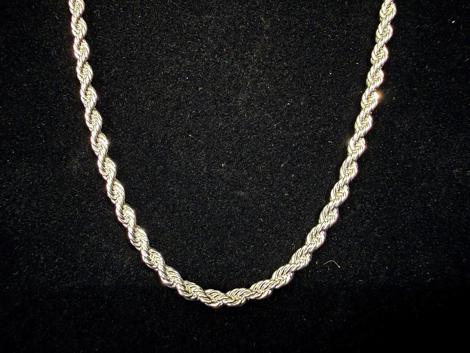 925 Stamped Silver Filled 22in 3MM Rope Chain. Dainty and Beautiful. Brand New