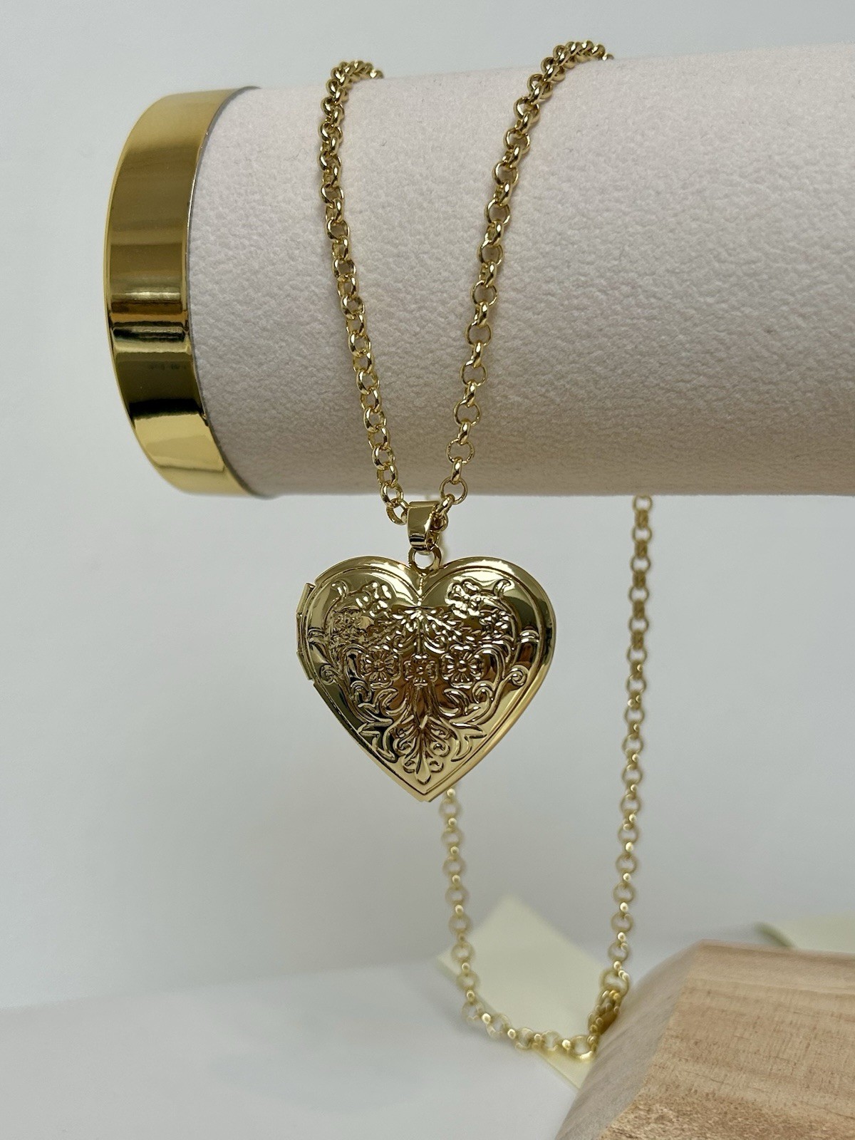 18K Gold Finish Large Opening Floral Love Heart Locket On 45cm Rolo Chain 🌷