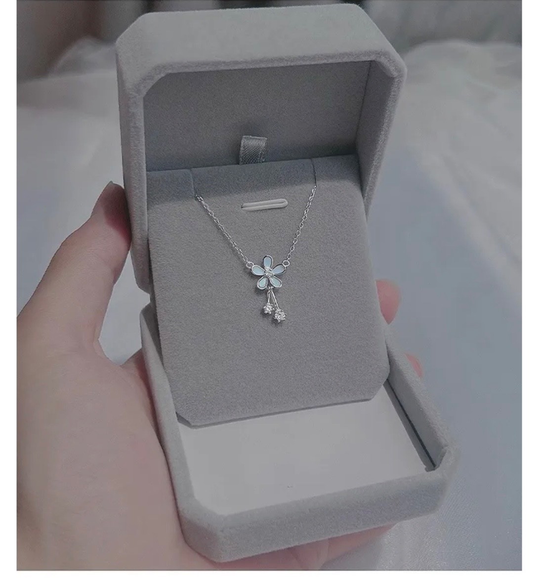Blue Flower Pendant Necklace for Women Silver Color Daisy Floral Charm Necklace