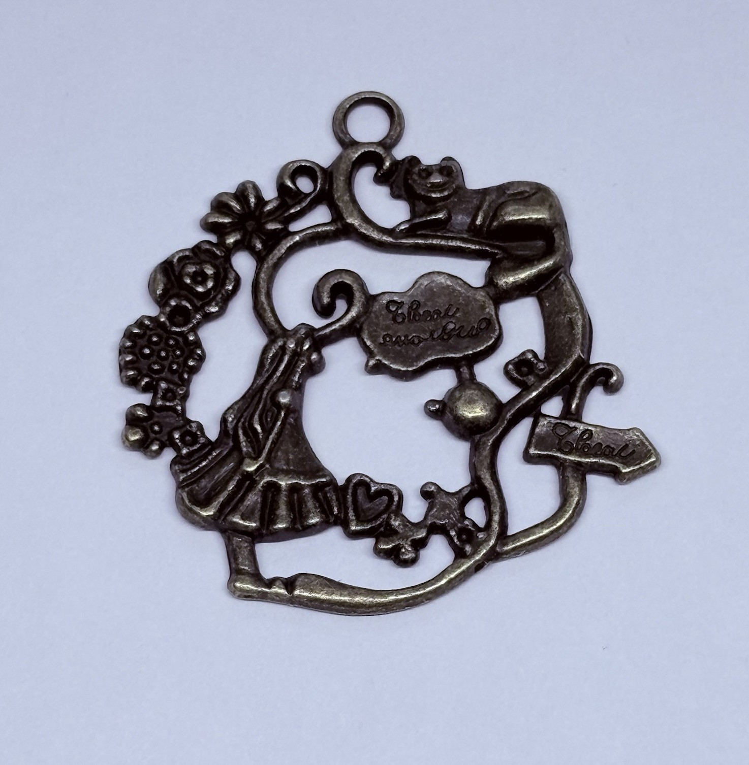 Alice In Wonderland Bronze Pendant Cheshire Cat Heart Floral Art Decor 10