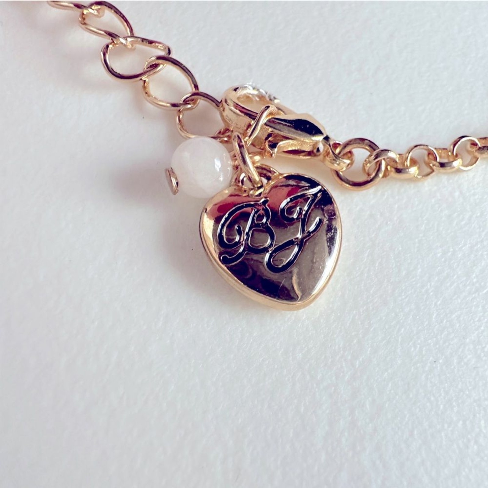 Betsey Johnson Stone Heart Collar Necklace – Crystals pearls and gold tone chain