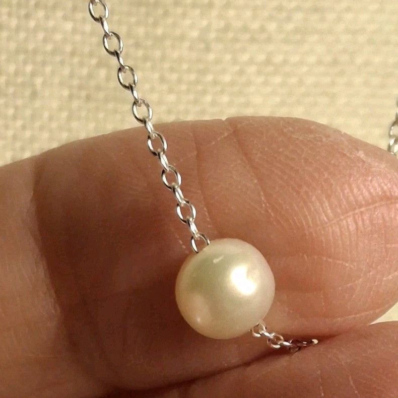 Pre-owned no brand small dainty white pearl on a thin silver 925 marked chain
