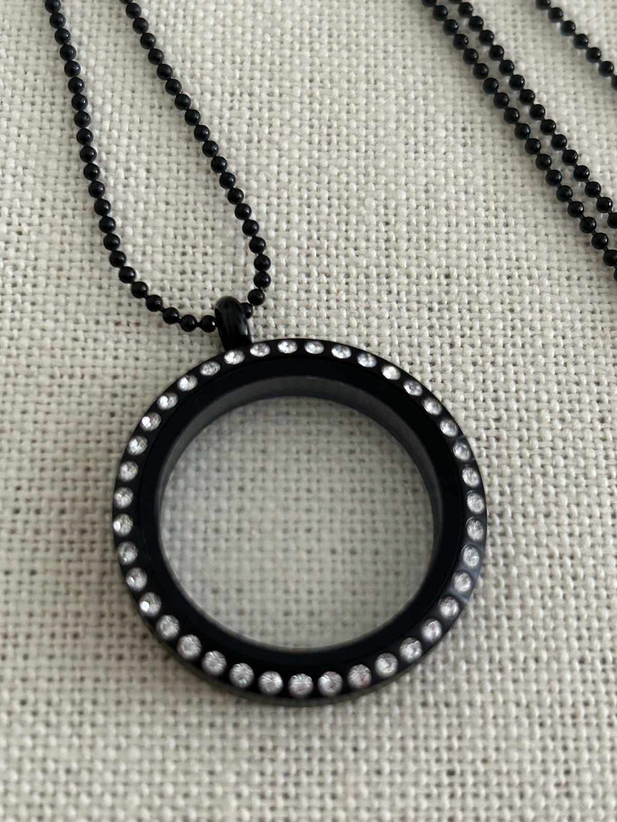 Origami Owl Large Black w/Crystals Hinge Locket & 30″ Classic Chain Set “New”
