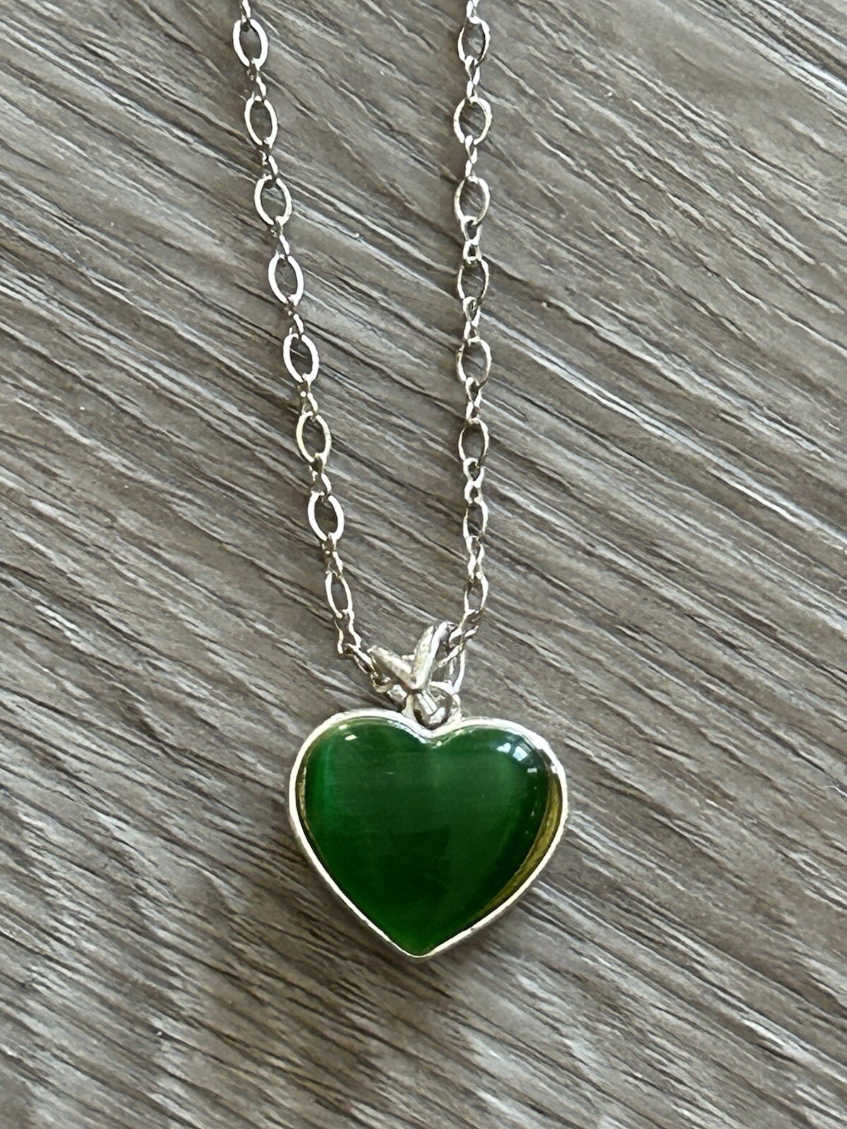 Vintage Avon 1980’s Heart Pendant Necklace Silver tone Classic Beauty Art Deco