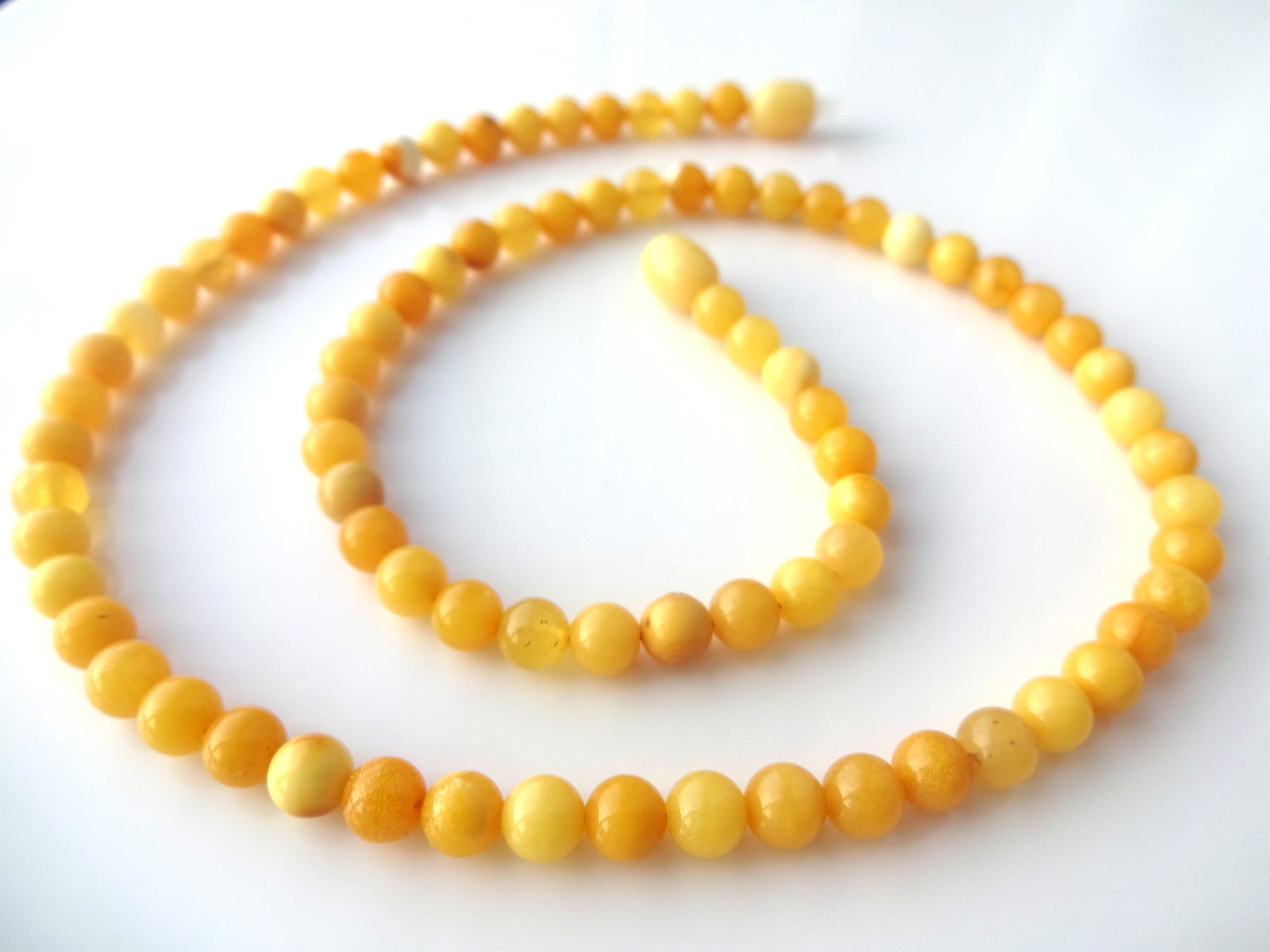 Genuine Baltic Amber Necklace – Natural Butterscotch Beads – 17.7 Inches, 45cm