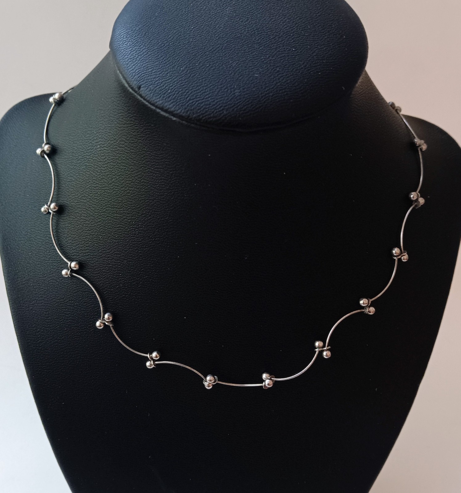 Silvertone Beaded Wave With Beaded Accent Adjustable 16 To 18 Inches