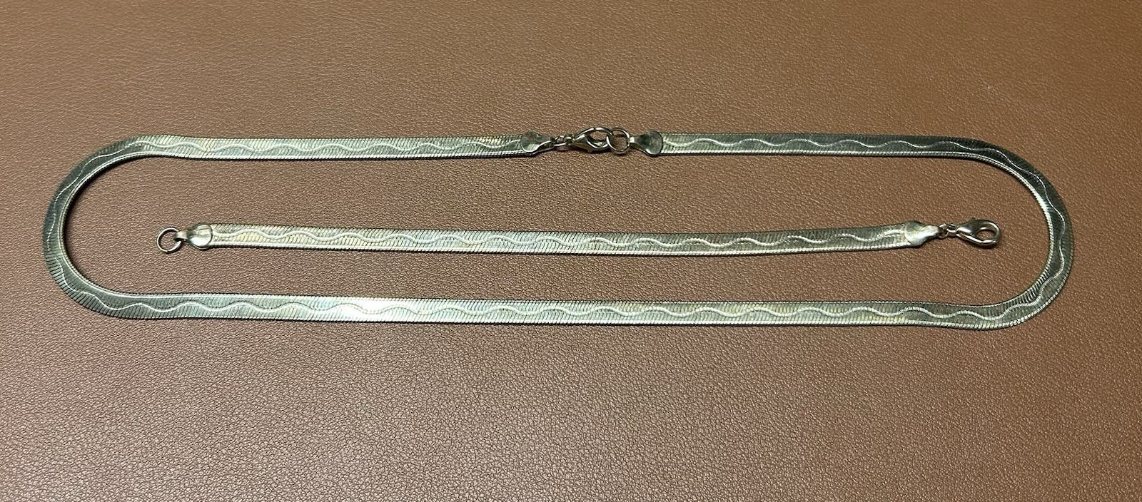 GOLD TONE HERRINGBONE NECKLACE – 18” And Bracelet 7” Metal Unknown