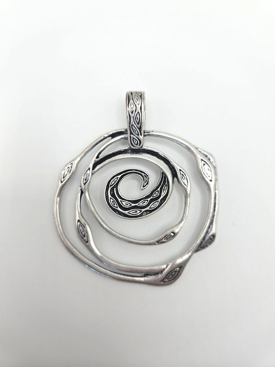 Premier Designs Jewelry Silver Tone Swirl Pendant With Matching Earrings Set