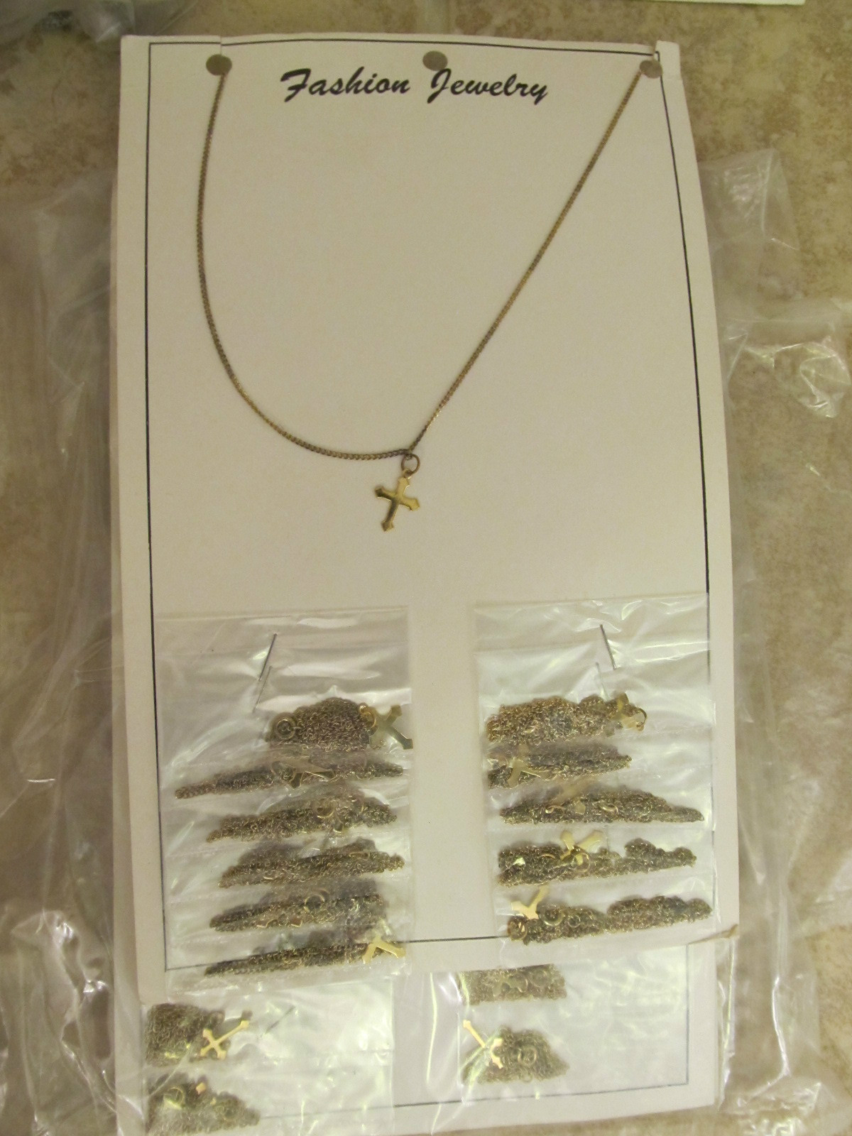 10 NEW NECKLACES – CHAINS WITH A CROSS – RELIGION / RELIGIOUS SYMBOL – IN PKGS