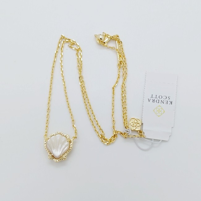 New Kendra Scott Brynne Gold Plated Short Pendant Necklace In White Shell