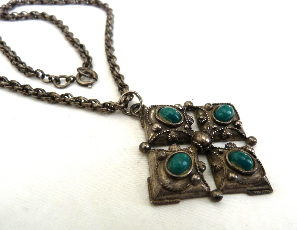 VINTAGE GERMANY LARGE GREEN CABOCHONS ORNATE CROSS PENDANT THICK CHAIN NECKLACE