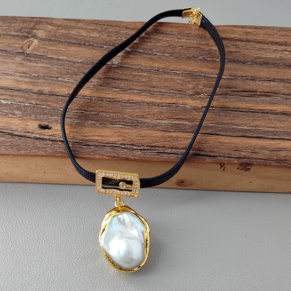 Chokers Necklaces Cultured White Baroque Pearl Collar Necklace Leather Bohemian