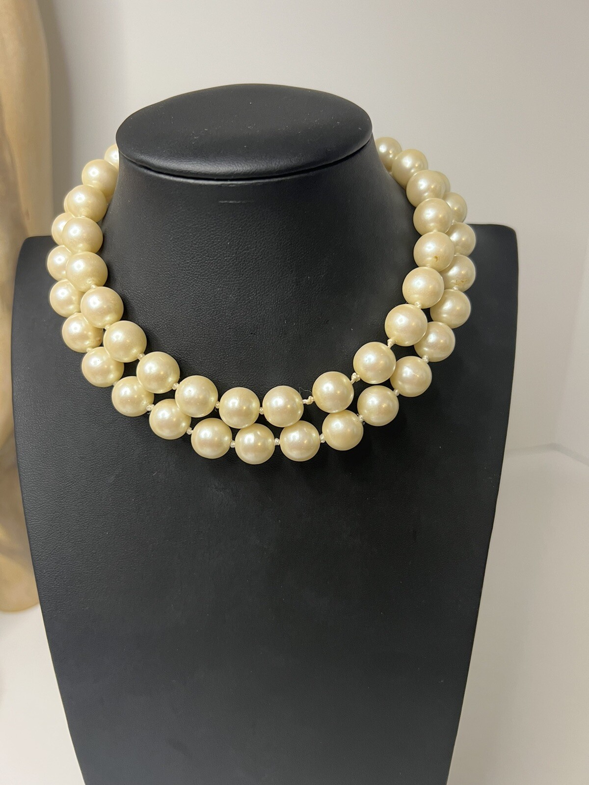Vtg Carolee Double Strand Faux Pearls Classic Cream Elegant Bulky Goldtone
