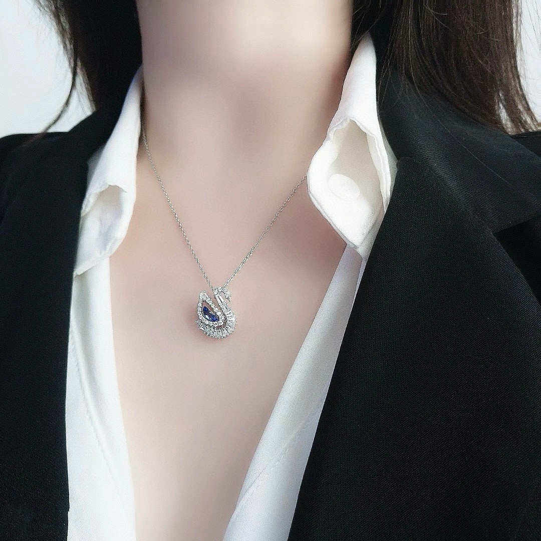 Swarovski graduation Swan Necklace, a luxurious and versatile clavicle chain