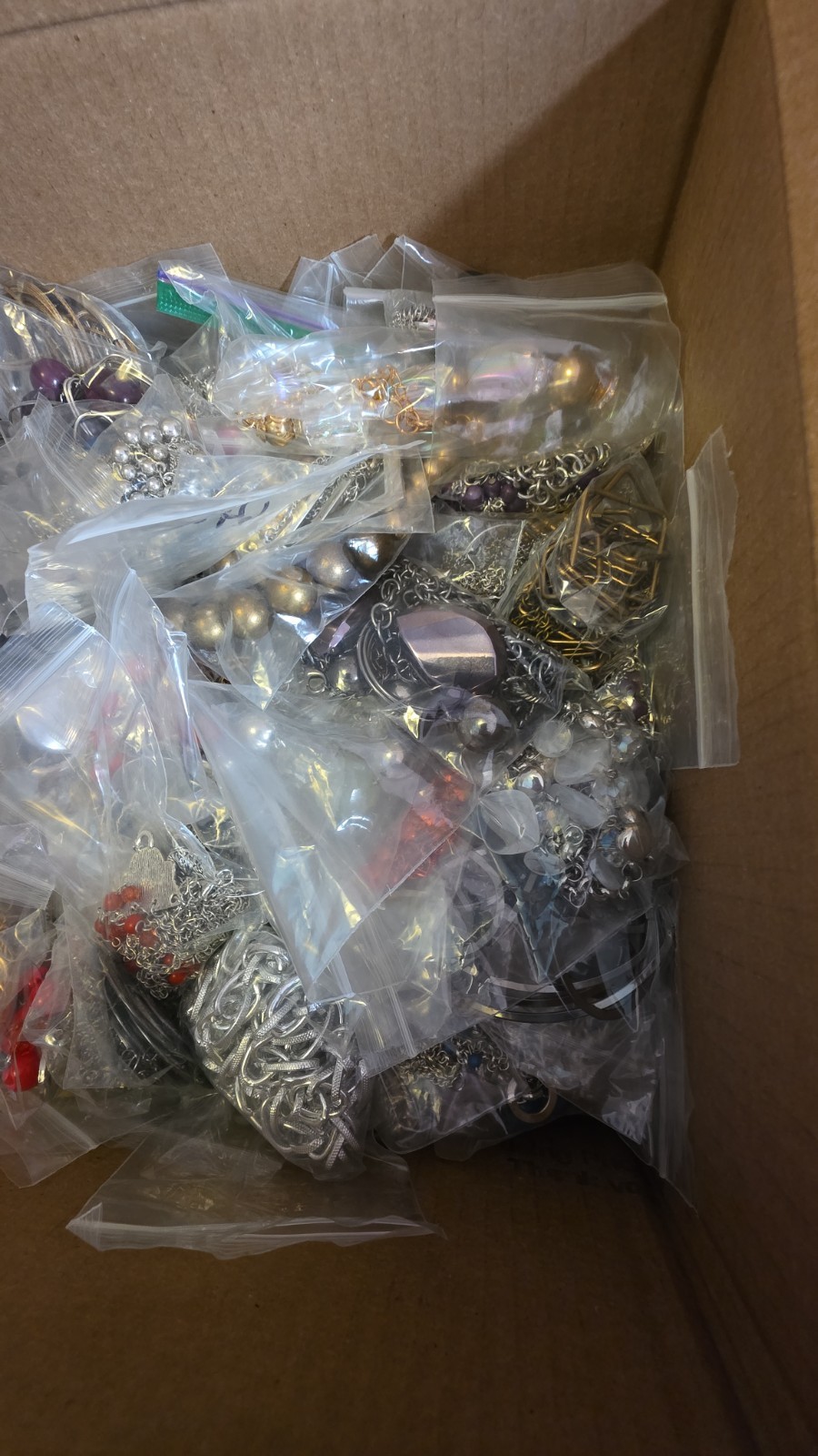 20.5 Lbs Modern Costume Necklace Lot 225 Pcs.