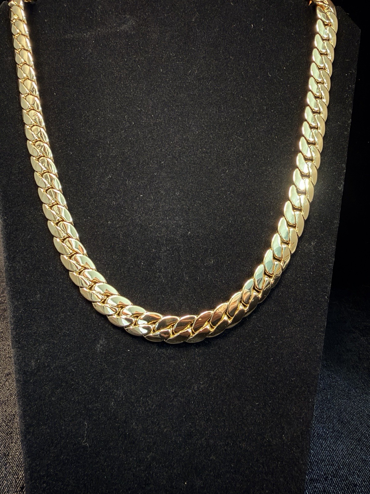 Miami Cuban 24in 11.5MM 14k Gold filled necklace. Hypoallergenic. Brand New.