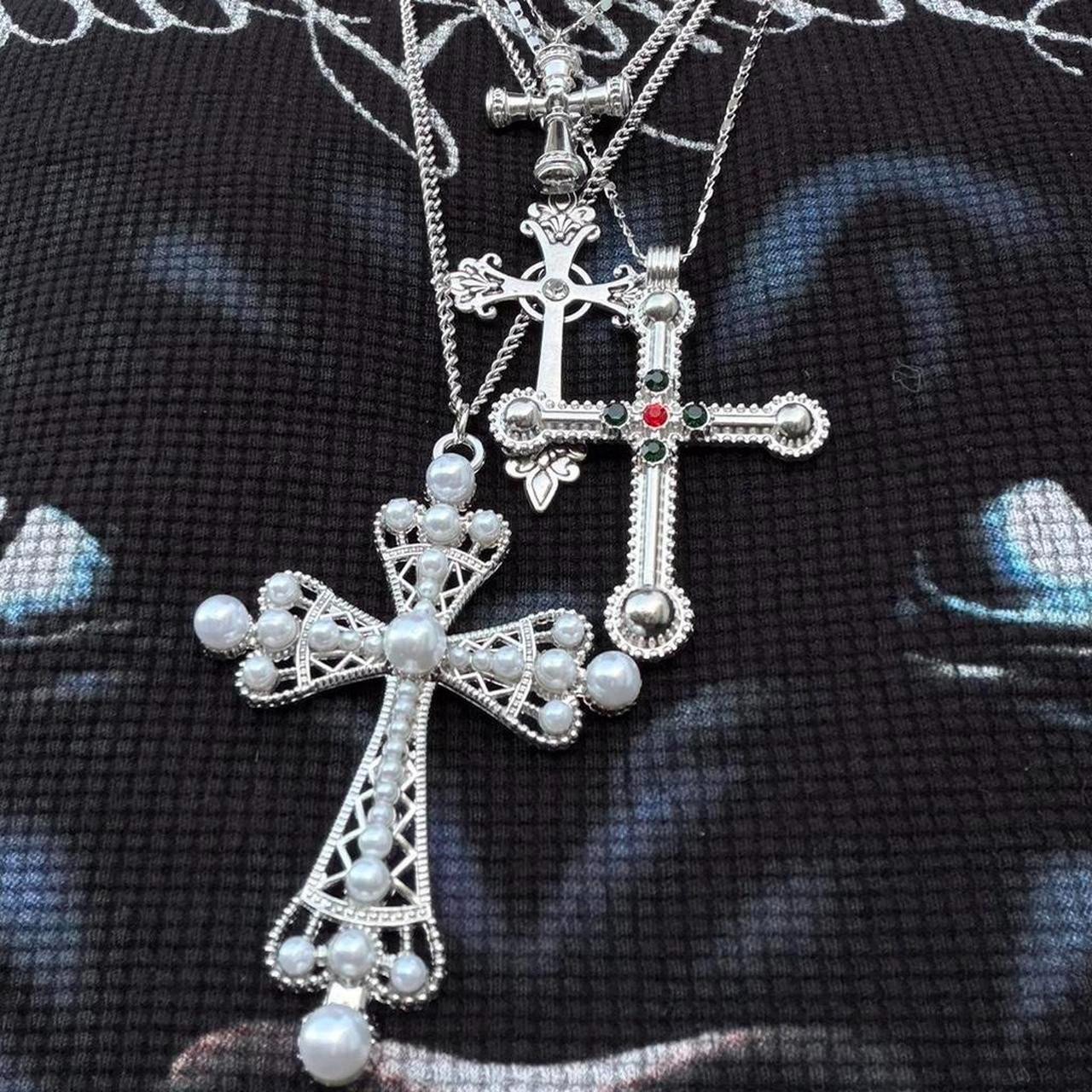 Hip-hop pearl cross pendant necklace with a metallic-finish chain. 4pc
