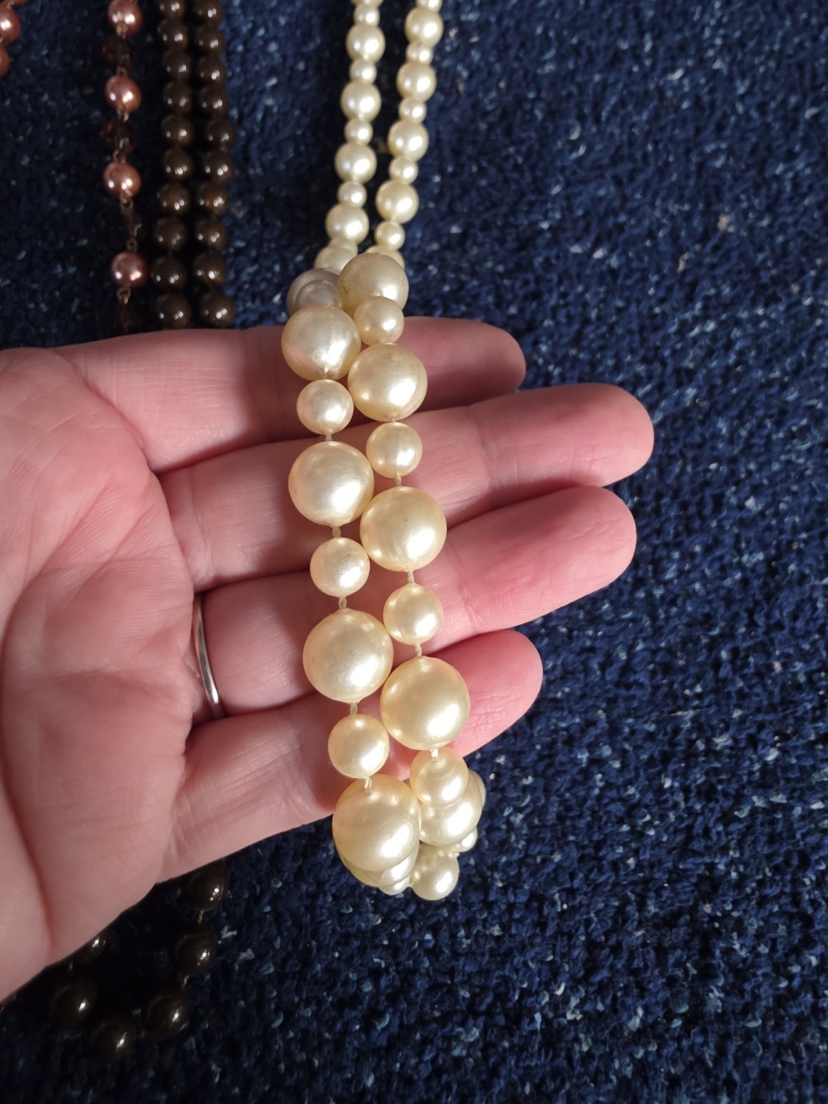 A mix bundle of vintage bead necklaces Good condition see description