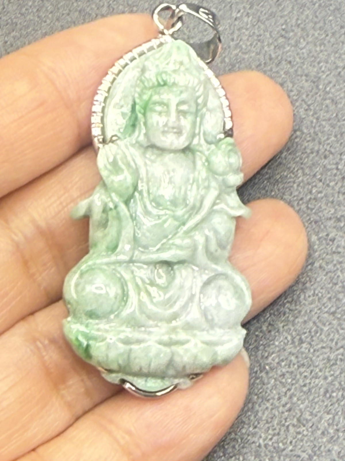 Guanyin Natural Jade natural color Pendant Quán Âm Bồ Tát