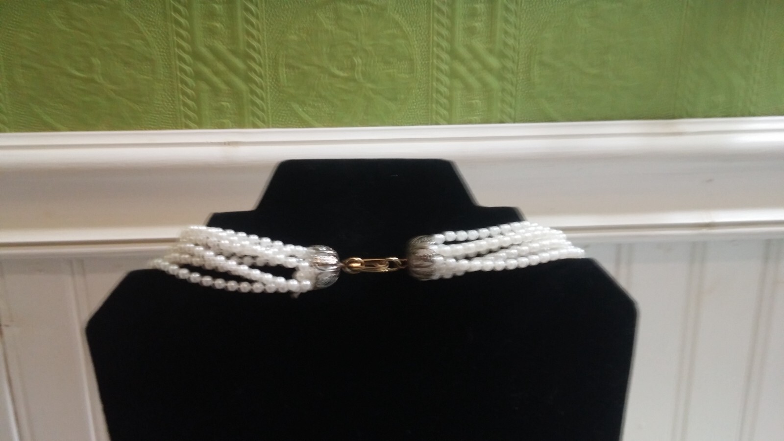 Vintage GT & ST Metal Multi-Strand .18″ Wide Faux Pearl Plastic Bead 20″Necklace