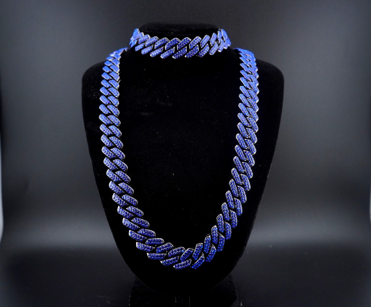 Neckless – Beautiful 10mm Neck 24″ Brac 8″ Saphire Blue with 3 Lock Clasp (NEW)