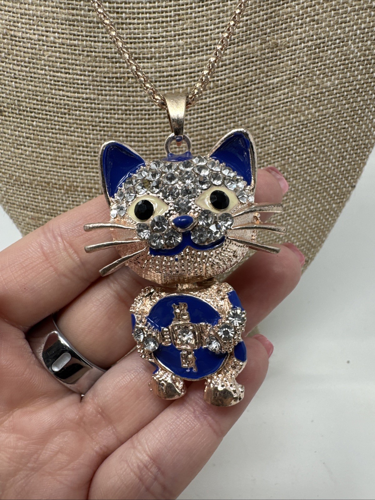 Betsey Johnson Brand New Blue Lucky Fortune Cat Pendant Necklace (unit #B-406)