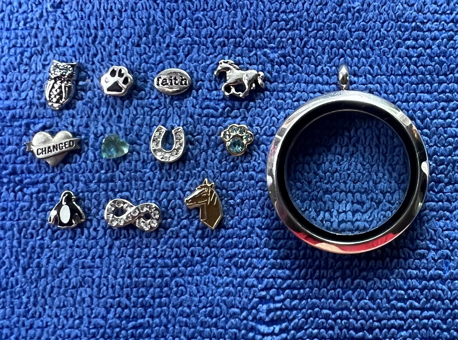 Origami Owl Living Locket Legacy Round Silver Hinged w/ Set of 11 Charms Lot