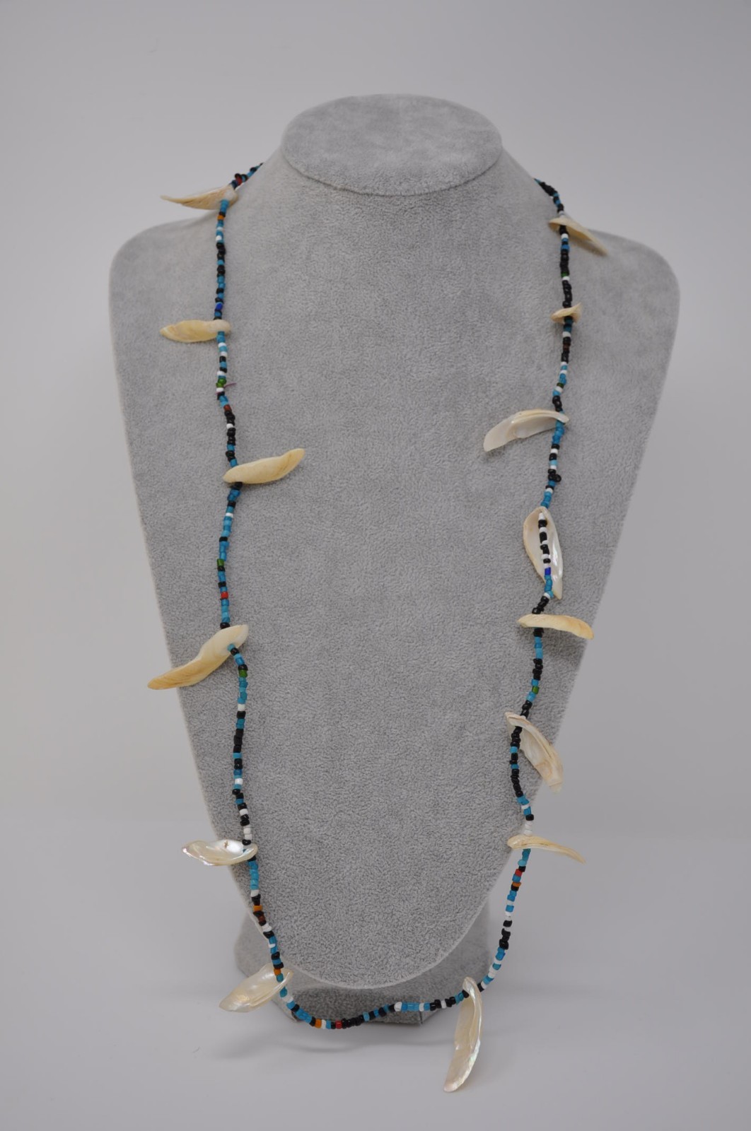 Fashion Sea Shells Turquoise Black Brown White Beaded Closed Loop Necklace 36″