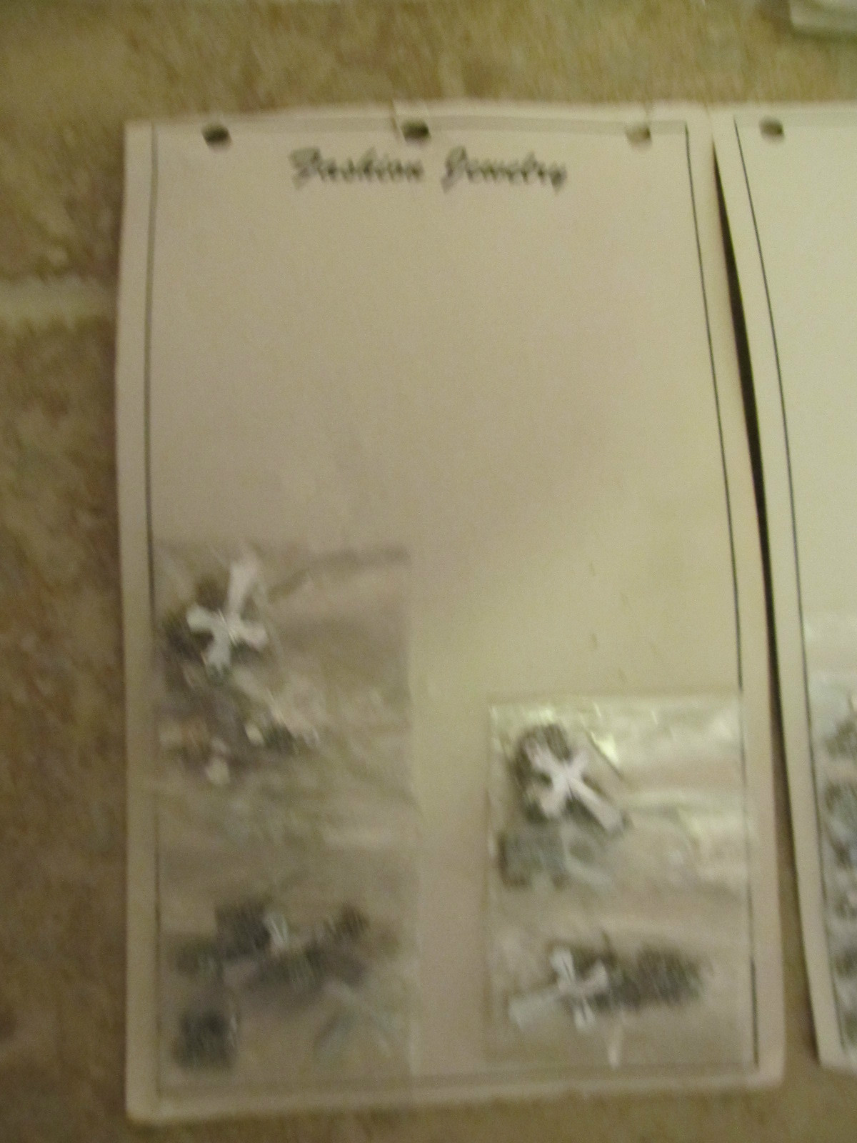 10 NEW NECKLACES – CHAINS WITH A CROSS – RELIGION / RELIGIOUS SYMBOL – IN PKGS