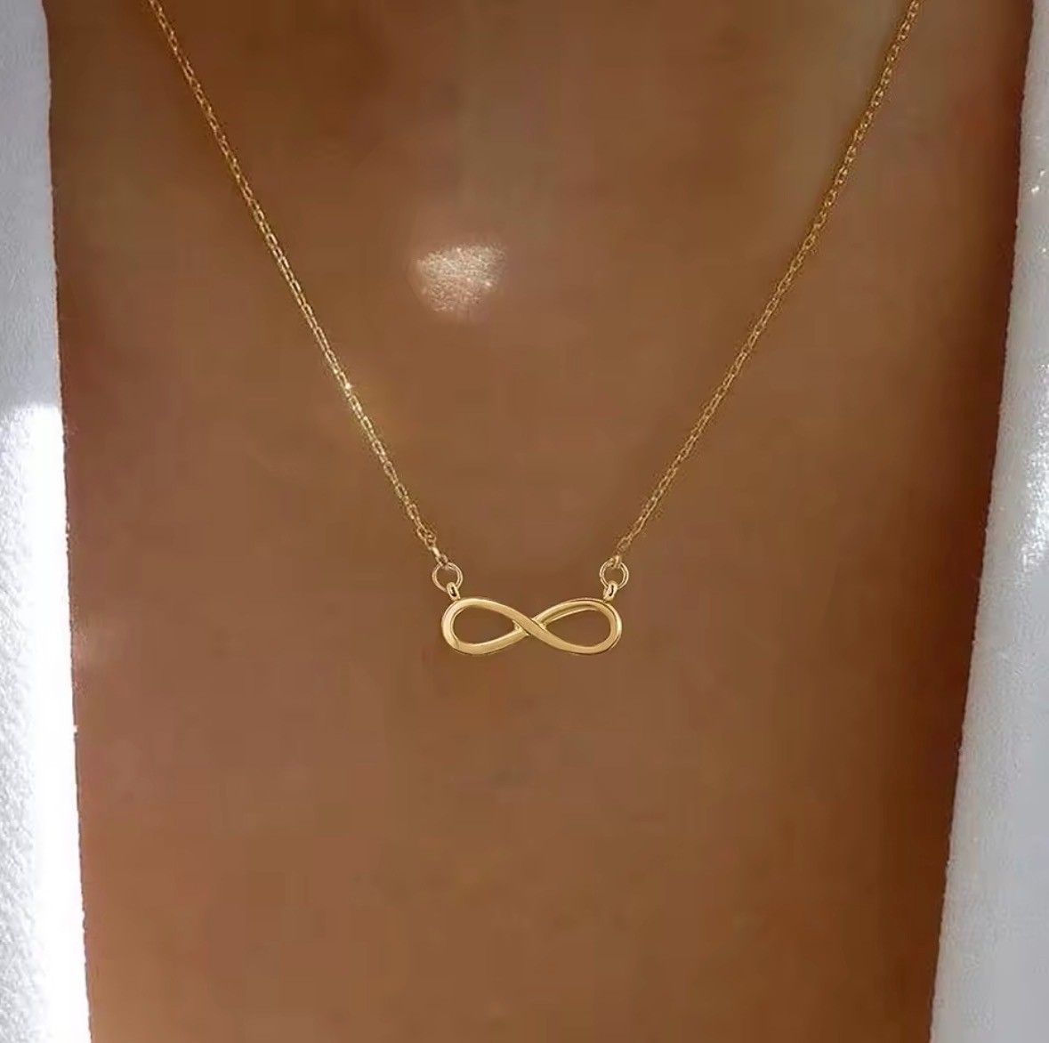 Stainless stell Infinity Symbol 8 Character Pendant Necklace For Daily Wear