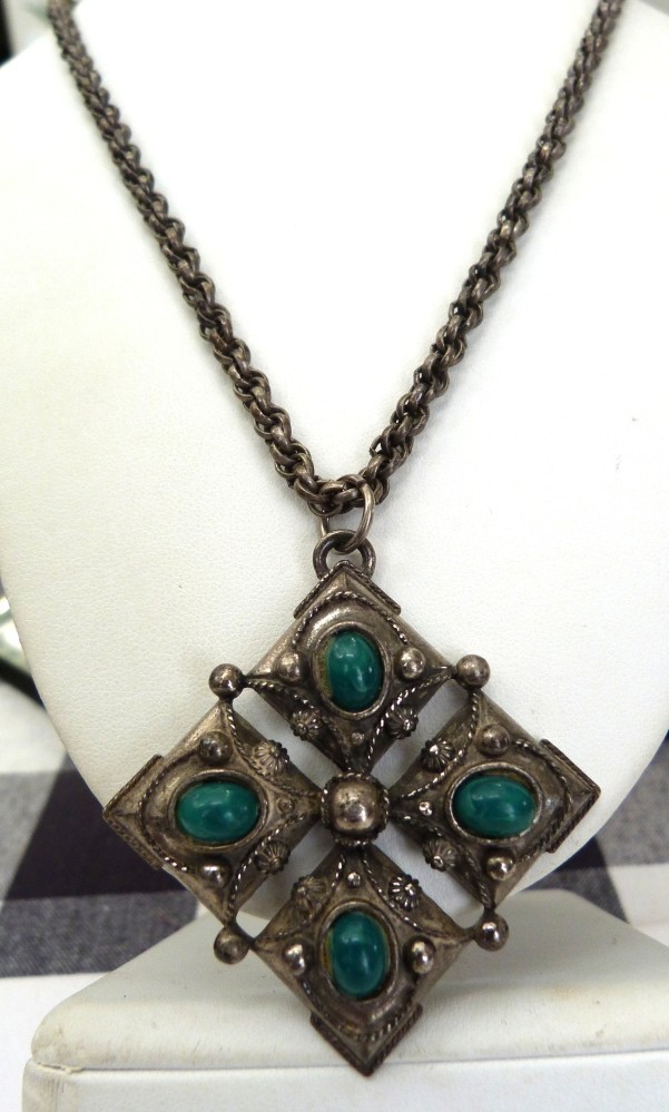 VINTAGE GERMANY LARGE GREEN CABOCHONS ORNATE CROSS PENDANT THICK CHAIN NECKLACE
