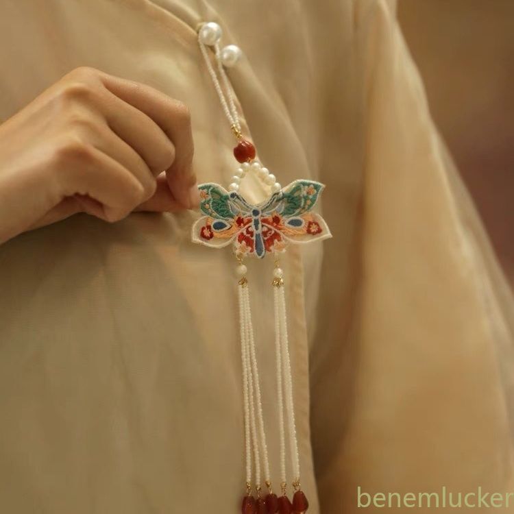 Chinese Cheongsam Flap Hanging Ornaments Tassel Butterfly Embroidered Pendant