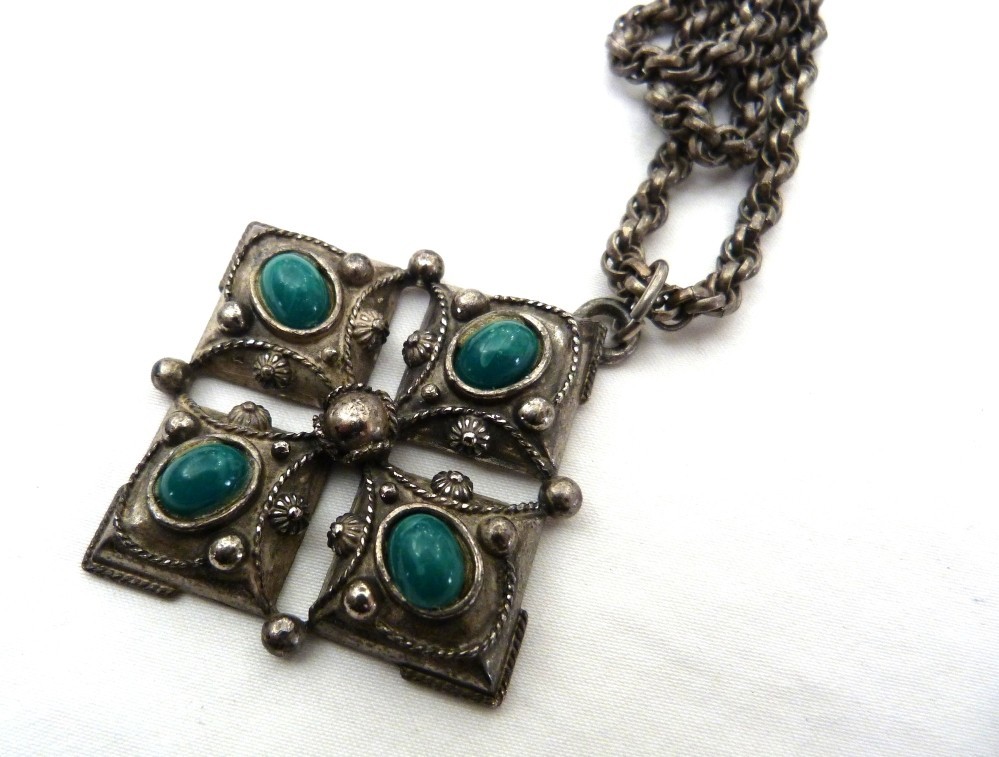 VINTAGE GERMANY LARGE GREEN CABOCHONS ORNATE CROSS PENDANT THICK CHAIN NECKLACE