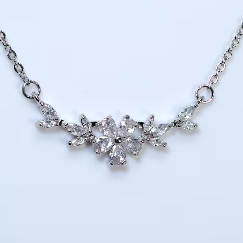 Pear Cut Simulated Diamond Women’s Pretty Flower Pendant 14k White Gold Plated
