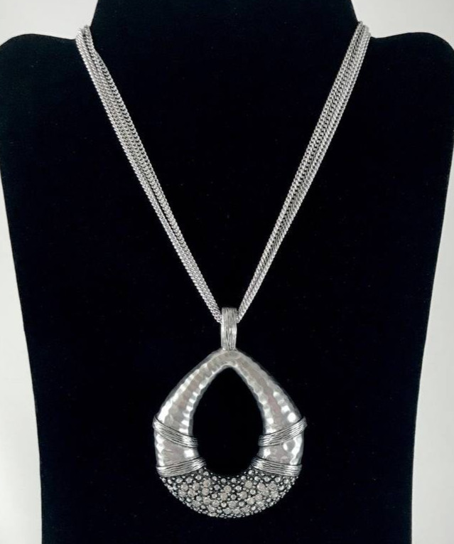 Premier Designs Jewelry GORGEOUS Silver Pendant Necklace New
