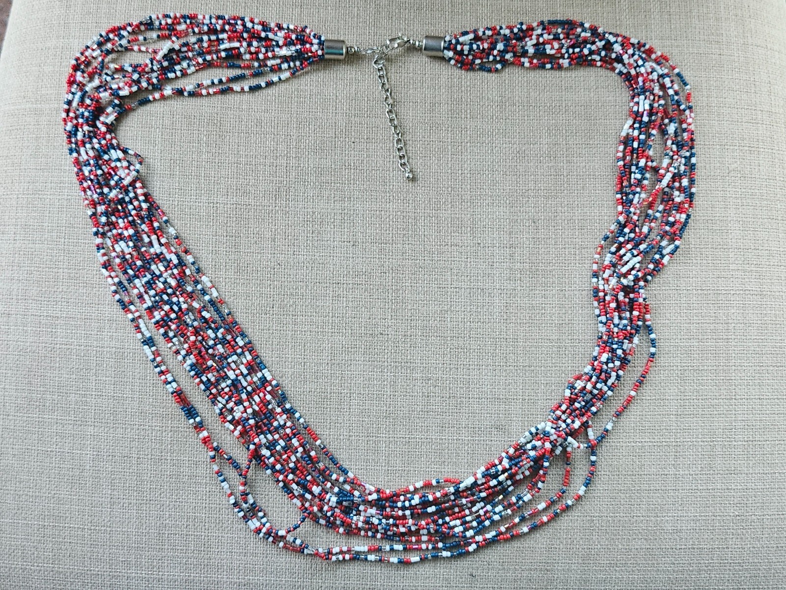 US Flag Tri Color Beads Necklace Patriot Jewelry 4th of July Necklace Unbrande